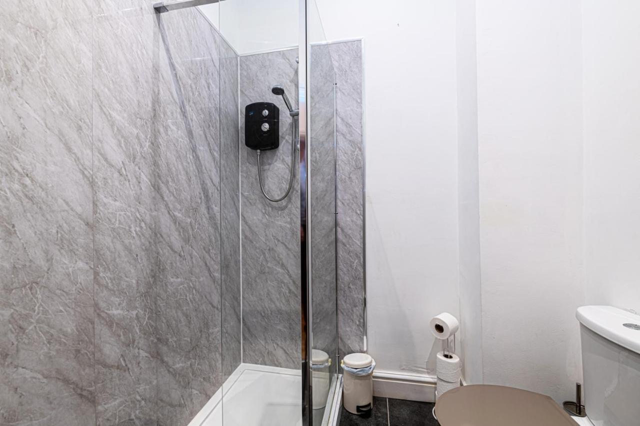 Two Bedroom Holiday Apartment Colwyn Bay Esterno foto